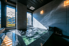 【源泉かけ流し半露天風呂付客室】かけ流し温泉を愉しむ至福の旅♪