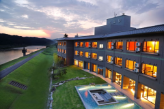 翠嵐楼から見る球磨川　客室　川向き