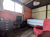 【ワンちゃんもOK！】ツインの洋室