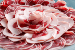 【ぼたんしゃぶしゃぶ】料理長特製の味噌スープで味わう猪肉のしゃぶしゃぶ！