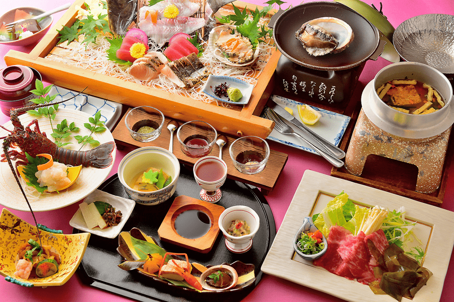 【重兵衛会席】地元が誇る３大食材「伊勢海老・あわび・松阪牛」をご堪能いただける、重兵衛の贅沢三昧なお料理。