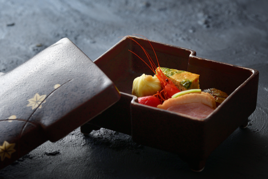 【料理イメージ】一皿にこだわり、料理長の技が光ります。