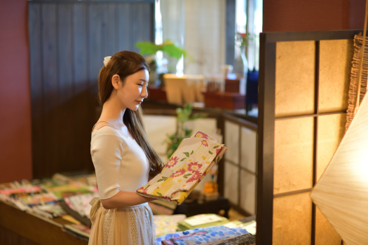 【色浴衣】女性のお客様にはチェックイン時に色浴衣を無料でお貸ししております。