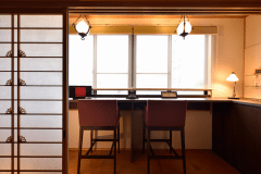 【和モダン10畳】カウンターテーブル付きの広縁とユニットバスを完備した和室10畳のお部屋