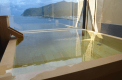 檜の香りと源泉掛流しの温泉をお楽しみください