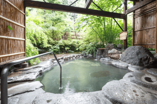 大浴場に併設する風情ある露天風呂