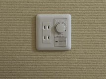 簡易個室ベッドルーム【禁煙】　調光＆コンセント①