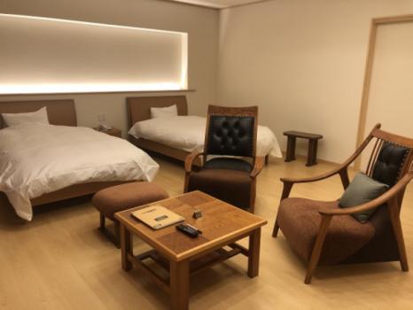 【九重連山を一望する】本館２階洋室タイプA