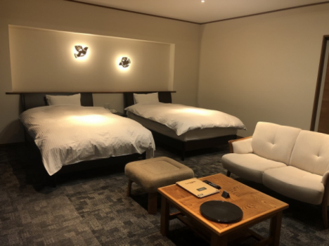 【九重連山を一望する】本館２階洋室タイプＢ