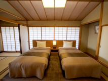 【禁煙角部屋ベッド付和室】西館ハイグレード客室