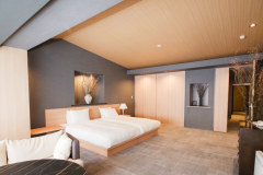 【西館最上階ラグジュアリーツイン】モダンなデザイン、インテリアにこだわった大人の寛ぎ空間です。