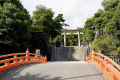 武田神社の境内では、四季折々の景色を見ることができます。