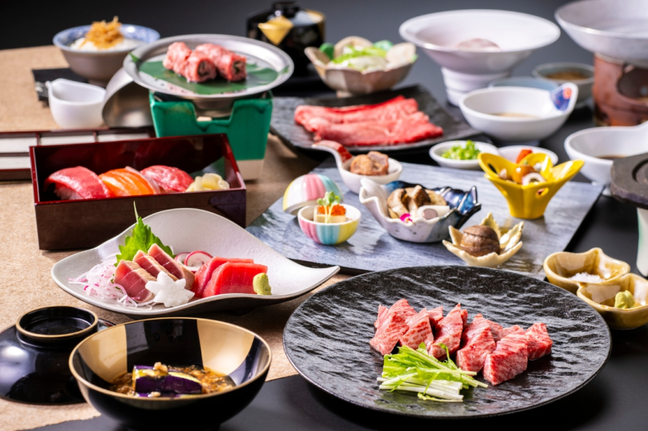 【プレミアム瑠璃膳】甲州牛の溶岩石焼がついた、当館の最上グレード会席です* 【プレミアム瑠璃膳】甲州牛の溶岩石焼がついた、当館の最上グレード会席です*