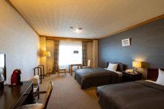 【上階スタンダードツイン】24平米のゆったりしたツインベッドルームです。