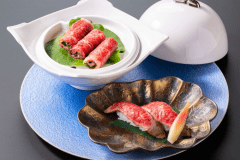 甲州牛の蒸物と握り　甲州ならではの一皿*