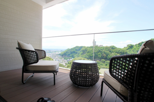 夕映え和モダンテラス付き洋室　焼津市街を望むテラス　※イメージ