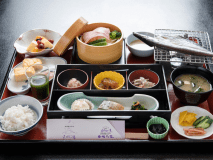 【朝食】漁師町ならではの干物を食べられる朝食（一例）