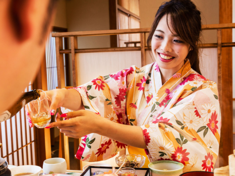 新年を祝う常盤特製『特別会席料理』を召し上がっていただき、初笑いなんていかがですか？