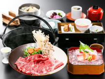 【すき焼き】~お肉と温泉、女将劇場でスタミナ回復パワーアップ~ 【すき焼き】~お肉と温泉、女将劇場でスタミナ回復パワーアップ~