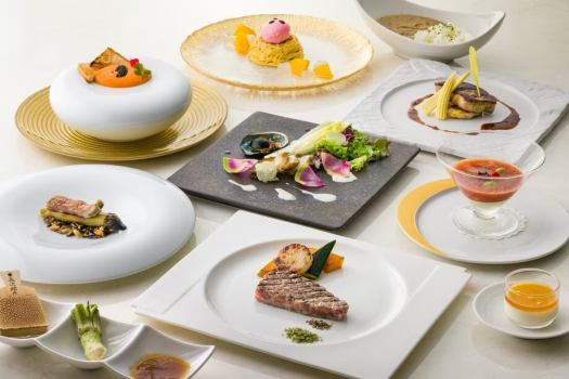 【秋旅限定】心ときめく紅葉と美食の旅×4/1リブランディングOPEN＜最大30％OFF/特典満載＞選べる創作ディナーコース