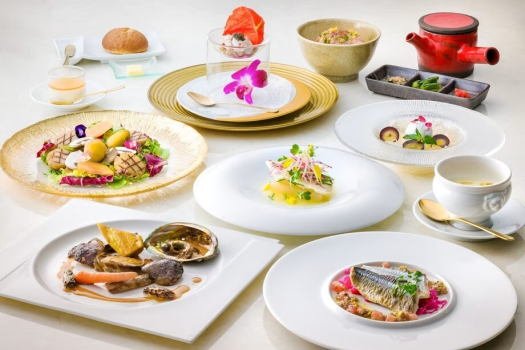【秋旅限定】心ときめく紅葉と美食の旅×4/1リブランディングOPEN＜最大30％OFF/特典満載＞選べる創作ディナーコース