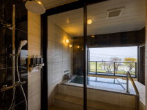 客室の専用露天風呂は源泉かけ流し温泉です