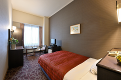 【シングルルーム】セミダブルの広いベッドでゆっくりと。 【シングルルーム】セミダブルの広いベッドでゆっくりと。