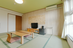 【和室】8～10畳(眺望を気にしない方向け)清潔感のある和室。