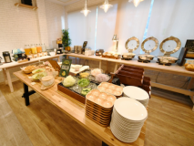 【森のこはんダイニング】森に囲まれた明るい木のぬくもりのダイニングで☆彡