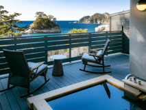 温泉露天風呂を備えた客室テラスの一例