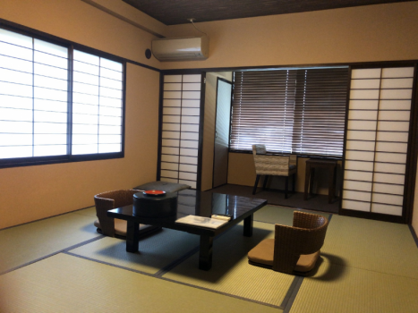 Single Japanese-Style Room with Shared Bathroom