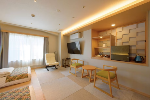 【ジュニアスイート】ご家族でも広々お寛ぎいただける15畳のお部屋です