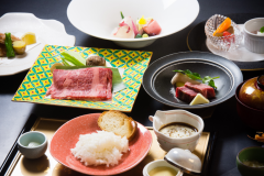 神戸牛と黒毛和牛の食べ比べ／ お肉好きにはたまらない！神戸ビーフと黒毛和牛を食べ比べ♪