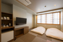 【和室やすらぎ9畳＜内風呂あり＞】琉球畳を配した和の空間です