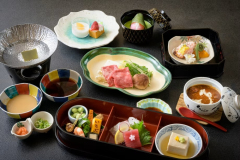 【美味少量】季節ごとの食材をお楽しみいただく、月替りの美味会席です。