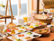 ビュッフェスタイルの朝食をお楽しみください。