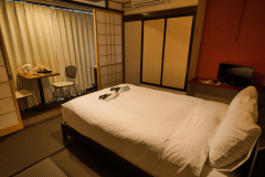 【和モダン】ダブルルーム（禁煙）
靴を脱いでお寛ぎいただける和風のダブルルームです。