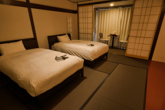 【和モダン】ワイドツインルーム（禁煙）
靴を脱いでお寛ぎいただける和風のワイドツインルームです。