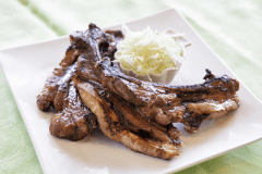 【ご夕食】ドイツ人シェフ特製の本格スペアリブ