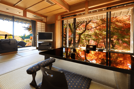 猿みの：１２畳+１０畳+１０畳（シモンズダブルベッド2台）　朝夕食ともにお部屋食