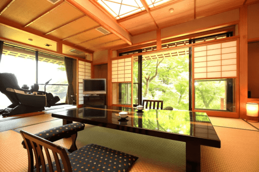 猿みの：１２畳+１０畳+１０畳（シモンズダブルベッド2台）　朝夕食ともにお部屋食