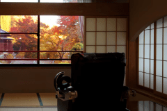 草庵：１０畳＋１０畳（ダブルベッド2台）+１２畳　朝夕食ともにお部屋食