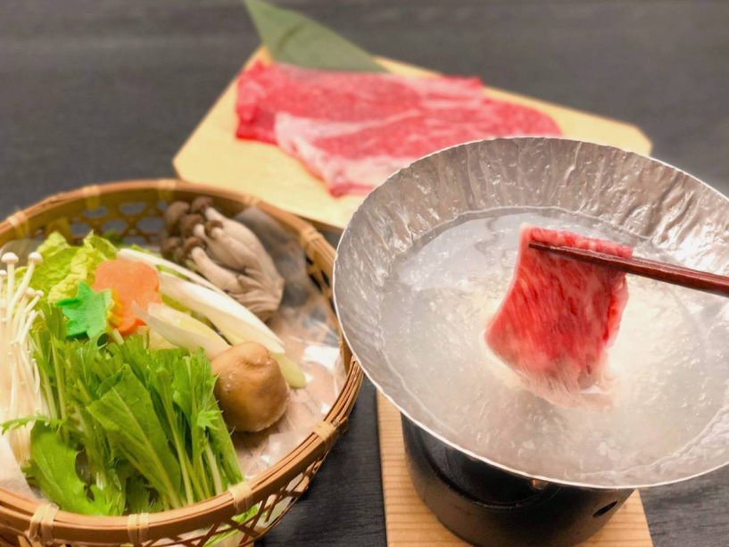 【黒毛和牛しゃぶしゃぶ】きめ細かく上質な脂が乗った“黒毛和牛”を「しゃぶしゃぶ」で♪ 【黒毛和牛しゃぶしゃぶ】きめ細かく上質な脂が乗った“黒毛和牛”を「しゃぶしゃぶ」で♪