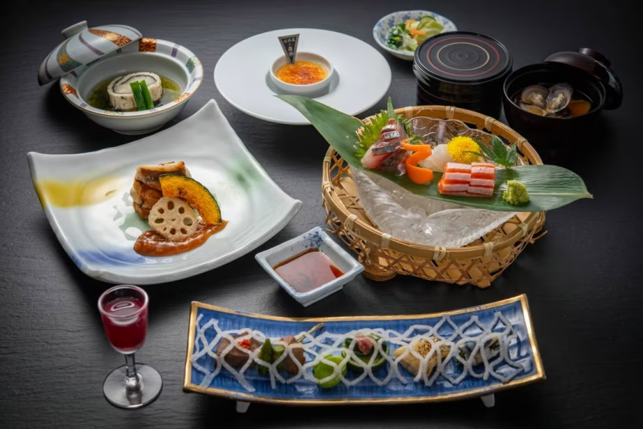 【基本会席】海沿い宿ならではの“新鮮素材”を使った、旬の食材を活かした逸品でおもてなし。 【基本会席】海沿い宿ならではの“新鮮素材”を使った、旬の食材を活かした逸品でおもてなし。