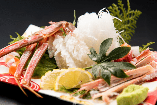 華が開いたカニ刺しは鮮度の証。活き蟹のその旨さをとくとご堪能ください。