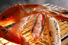 【겨울-기본 회석】＜구운 게・게 전골・게 내장 껍질 구이＞겨울의 맛「게」를 1인당 1마리씩♪