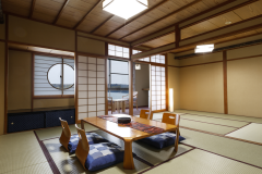 【도고호 전망】 일본식 방 두 개(10+6평)／석양정