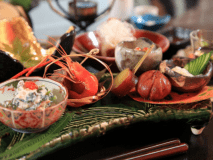 【夕食】日本独自の四季を愉しむという文化。当館でも日本文化を尊重したお料理を提供しております／例