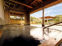 *露天風呂「女湯 総ひのき風呂」