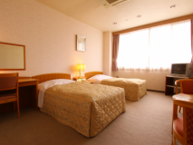 *本館　ツインルーム（客室一例）